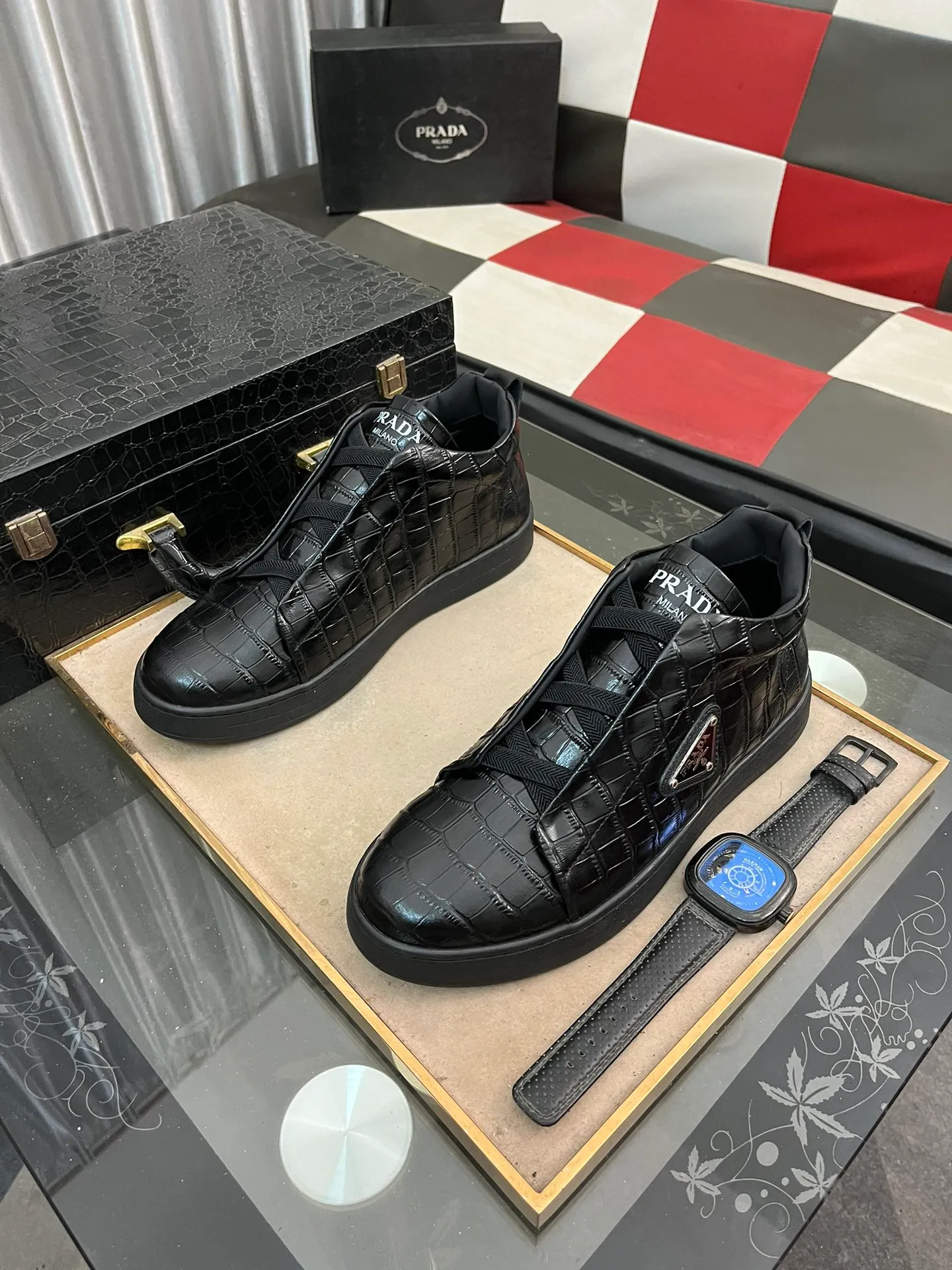Men's shoes 💰580⌚️⌚️【PRADA】Prada - High-end quality casual sports shoes - Upper: calfskin shoe body with brand metal fasteners, - Inner lining: breathable leather lining - Outsole: ultra-light TPU foam·rubber; molded outsole -Super high quality control·Fine workmanship: highlighted (high-end·luxury·grade) -Size: 38-443️⃣Colors available